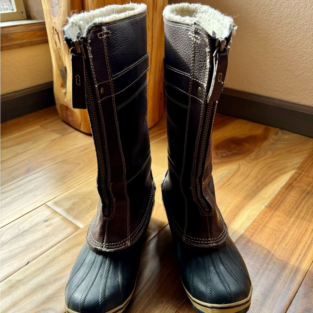 Sorel leather rubber lined winter snow rain boots US 8.5